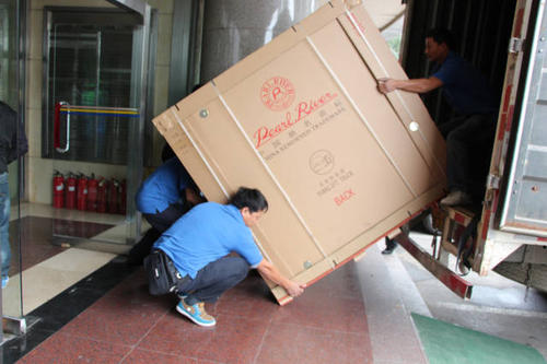 王益钢琴贵重工艺品无忧运